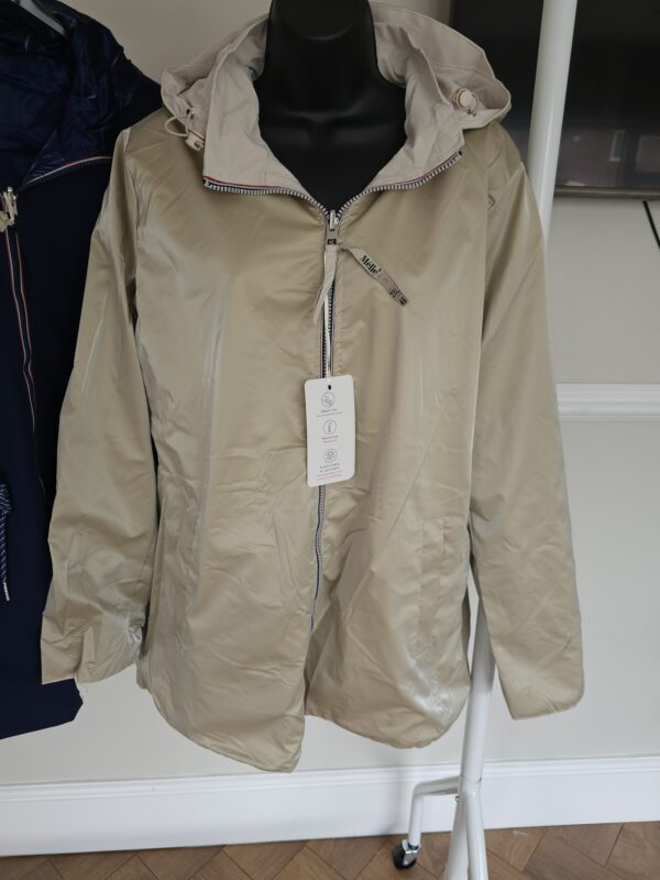 Melie waterproof jacket - Image 4