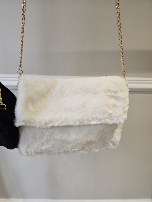 Faux fur chain bags - Image 6
