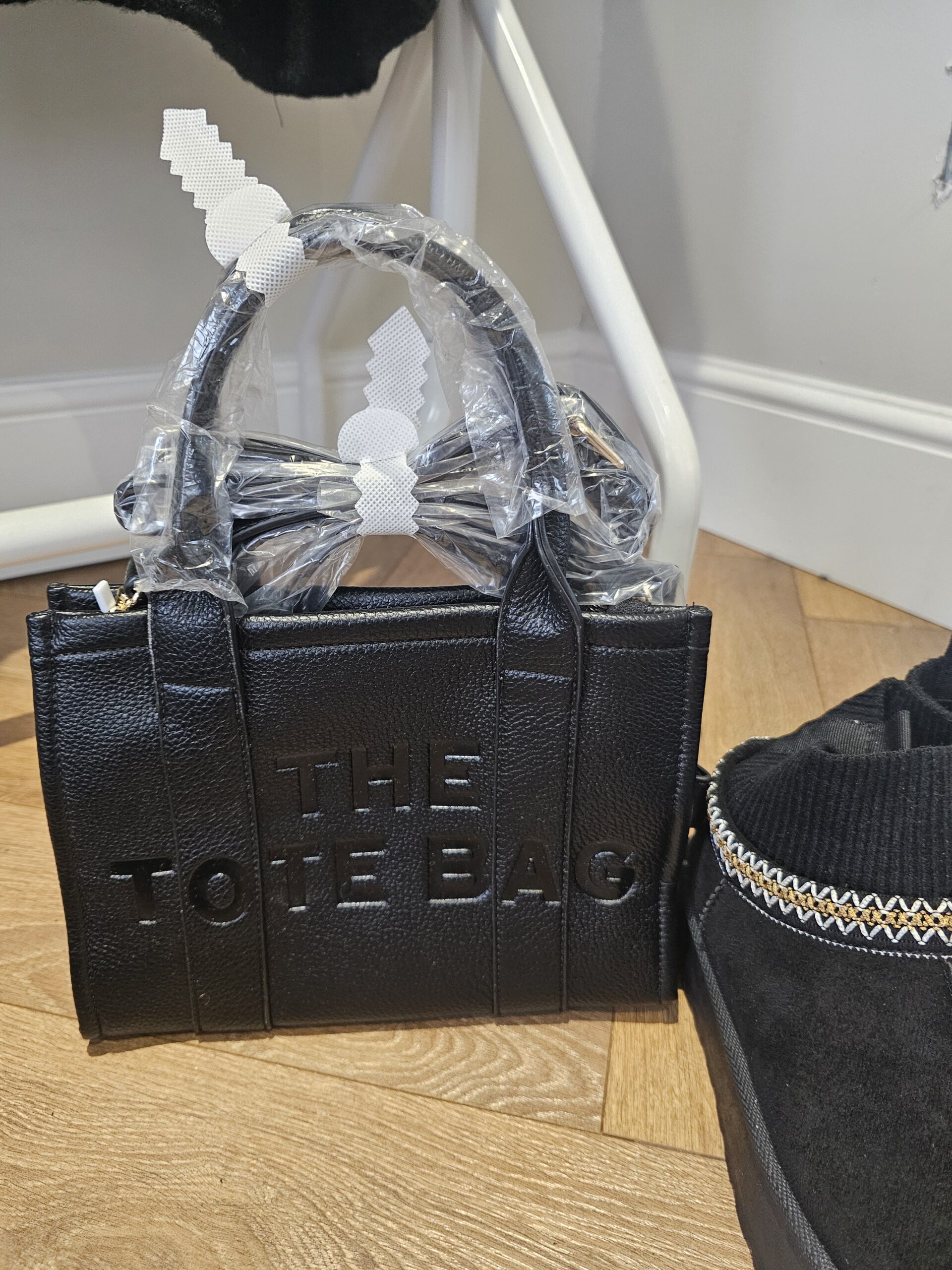 Mid size Tote bag