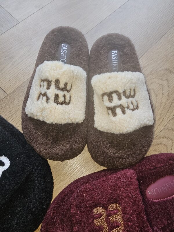 Mu mu slippers - Image 3