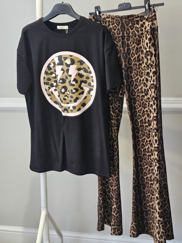 Leopard smiley tee