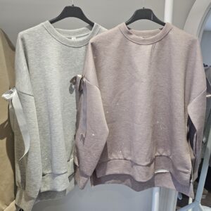 Diamond bow sweatshirt