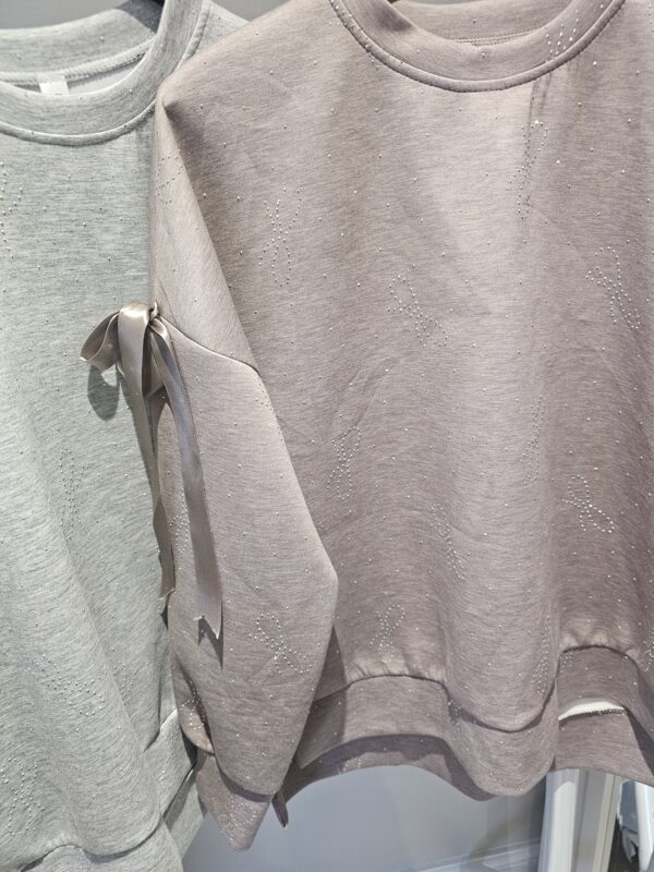 Diamond bow sweatshirt - Image 5