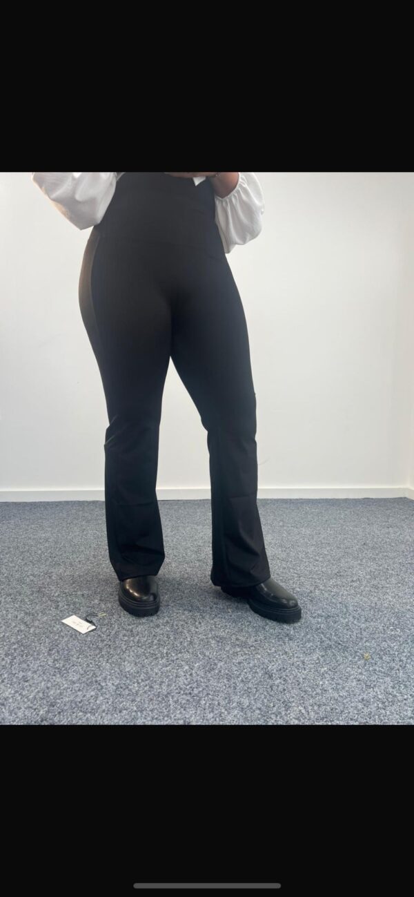 Skim plus flares - Image 2