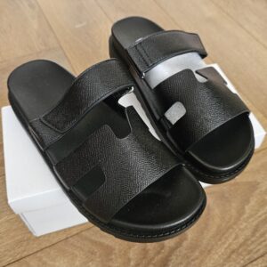 Herm sandals